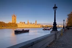 Images Dated 10th November 2010: Houses of Parliament and River Thames, London, England, United Kingdom, Europe