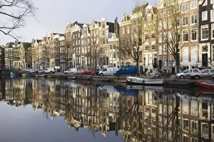 Images Dated 7th April 2008: Houses reflecting in the Singel canal, Amsterdam, Netherlands, Europe