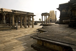 Images Dated 8th May 2008: The Hoysala period Chennakeshava Temple at Belur, Karnataka, India, Asia