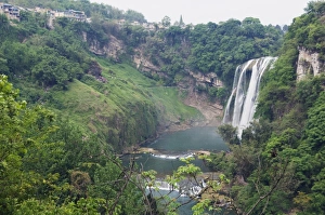 Images Dated 26th April 2008: Huangguoshu Waterfall largest in China 81m wide and 74m high, Guizhou Province
