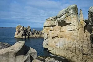 Isles Of Scilly Collection: Huge granite rocks on St. Marys, Isles of Scilly, England, United Kingdom, Europe