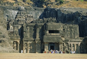 Door Way Prints: The huge Kailasa (Kailash) Temple