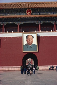 Beijing Prints: Huge portrait of Mao Tse Tung at the Forbidden City, Beijing, China, Asia