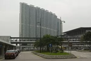 Images Dated 7th November 2007: Huge residential apartment blocks in the new suburban town of Tung Chung
