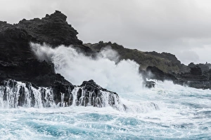 Northwest Prints: Huge surf at the Olivine Pools on the northwest coast of West Maui