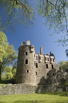 Images Dated 12th May 2009: Huntly Castle, Huntly, 10 miles east of Dufftown, Highlands, Scotland, United Kingdom