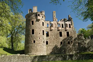 Images Dated 12th May 2009: Huntly Castle, Huntly, 10 miles east of Dufftown, Highlands, Scotland, United Kingdom