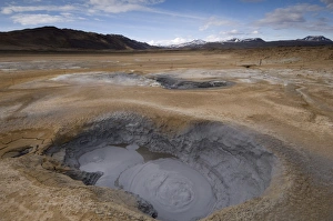 Images Dated 29th May 2007: Hverir geothermal fields at the foot of Namafjall mountain