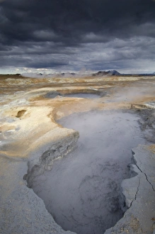 Images Dated 29th May 2007: Hverir geothermal fields at the foot of Namafjall mountain