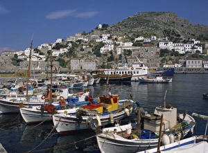 Hydra port and town