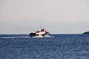 Images Dated 12th September 2008: Hydrofoil ferry from Volos and Skiathos, Loutraki, Skopelos, Sporades Islands