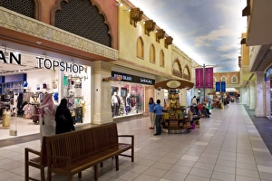 Images Dated 17th December 2007: Ibn Battuta Shopping Mall, Dubai, United Arab Emirates, Middle East