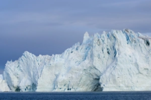 Images Dated 28th July 2007: Iceberg, Disco Bay, Illussiat, Greenland, Polar Regions