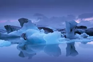 Images Dated 24th September 2008: Icebergs in Jokulsarlon glacial lagoon, at dusk, East Iceland, Iceland, Polar Regions