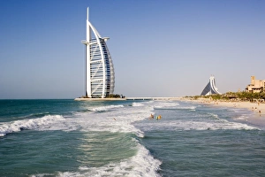 Images Dated 15th January 2000: The iconic symbol of Dubai