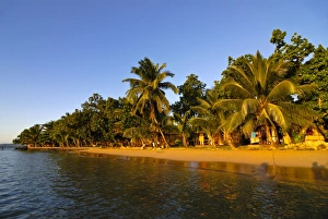 Images Dated 29th August 2007: Idyllic sandy beach and clean water at Ile Sainte Marie, Madagascar, Indian Ocean, Africa