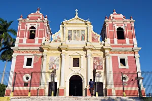 Images Dated 11th December 2010: Igelsia el Calvario, Leon, Nicaragua, Central America