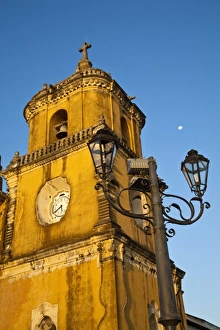 Images Dated 8th March 2009: Iglesia De La Recoleccion, Leon, Nicaragua, Central America