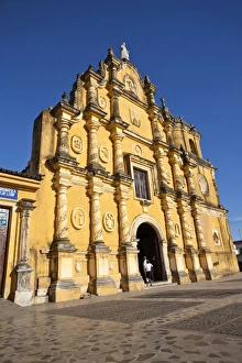 Images Dated 8th March 2009: Iglesia De La Recoleccion, Leon, Nicaragua, Central America