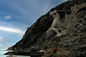 Giant Prints: Il Gigante, a stone sculpture representing Neptune