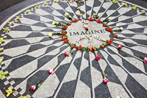 Images Dated 27th May 2009: The Imagine Mosaic memorial to John Lennon who lived nearby at the Dakota Building