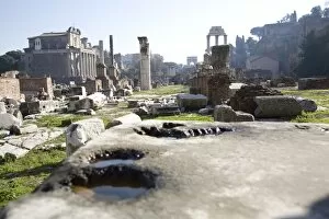 Images Dated 30th January 2007: The Imperial Forums, the sacred road, Rome, Lazio, Italy, Europe