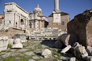 Images Dated 30th January 2007: The Imperial Forums, Settimio Severo Arch and Curia, Rome, Lazio, Italy, Europe