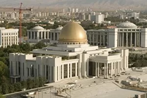 Images Dated 3rd August 2009: Imposing Parliament Palace with cupola, Ashgabad, Turkmenistan, Central Asia, Asia