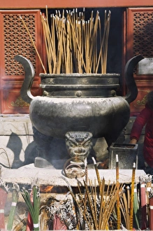 Images Dated 10th November 2007: Incense burning at Taoist Donyue temple, Chaoyang district, Beijing, China, Asia