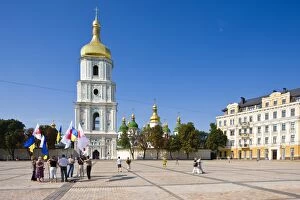 Images Dated 23rd August 2008: Independence Day, Ukrainian national flags in the square outside St. Sophia Cathedral