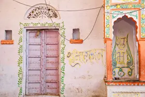 Crumbling Prints: India, Rajasthan. Pushkar, Colourful buildings in bazaar