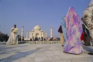 Indian tourists at the Taj Mahal
