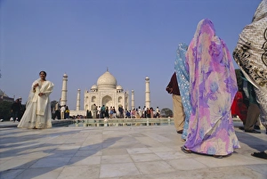 Sari Prints: Indian tourists at the Taj Mahal