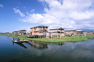 Images Dated 10th March 2005: Inle Lake, Shan State, Myanmar (Burma), Asia