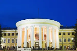Institute for Young Noblewomen, Maidan Nezalezhnosti (Independence Square)