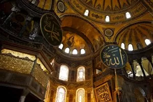 Images Dated 9th February 2010: Interior of Aya Sofya (Church of the Divine Wisdom), Istanbul, Turkey, Europe
