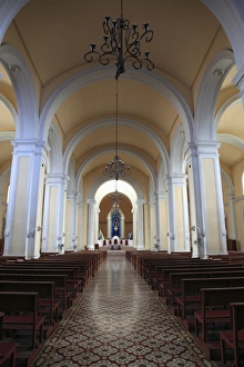 Images Dated 9th November 2009: Interior, Cathedral de Granada, Park Colon, Park Central, Granada, Nicaragua