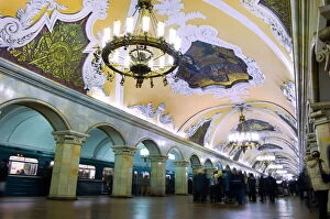 Images Dated 12th February 2008: Interior of Komsomolskaya Metro Station, Moscow, Russia, Europe