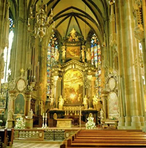 Images Dated 26th July 2008: Interior of St. Stephans Cathedral, Vienna, Austria