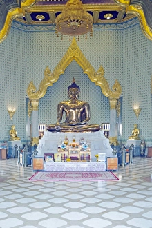 Religious Icon Prints: The interior of Wat Traimit temple showing the Golden Buddha
