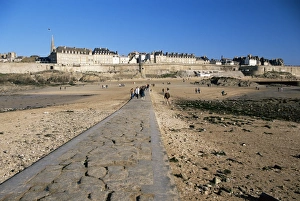 Ille Et Vilaine Prints: Intra-Muros, old walled town, St. Malo, Ille-et-Vilaine, Brittany, France, Europe