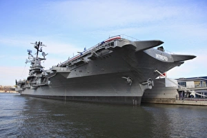 Manhattan Prints: Intrepid Sea, Air and Space Museum, Manhattan, New York City, United States of America