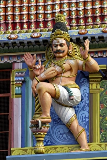 Images Dated 6th May 2006: Intricate carving work on the gopuram of a temple, Tamil Nadu, India, Asia
