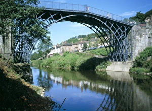The Iron Bridge across the River Severn, Ironbridge, UNESCO World Heritage Site