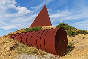 Iron Prints: The iron pyramid of Parallel 38
