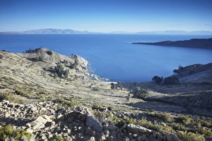 Isla del Sol (Island of the Sun), Lake Titicaca, Bolivia, South America