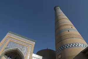 Images Dated 7th August 2009: Islam Hoja Minaret, UNESCO World Heritage Site, Khiva, Uzbekistan, Central Asia