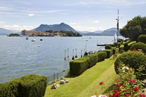 Images Dated 12th July 2007: Isola Bella, Borromeo Islands, Stresa, Lake Maggiore, Piedmont, Italy, Europe