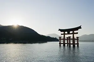 Itsukushima Shrine Torii Gate, UNESCO World Heritage Site, Miyajima Island