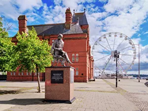 Ferris Wheel Prints: Ivor Novello Statue and Pierhead Building
